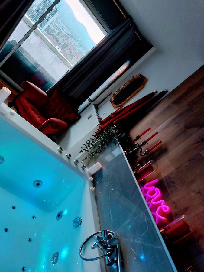 Superbe Appartement Colmar Avec Vue Et Jacuzzi Exterior foto